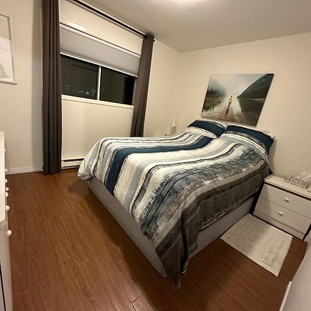 Quiet, Comfortable Great Location 2 Bedroom Sherbrooke Buitenkant foto