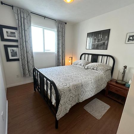 Quiet, Comfortable Great Location 2 Bedroom Sherbrooke Buitenkant foto