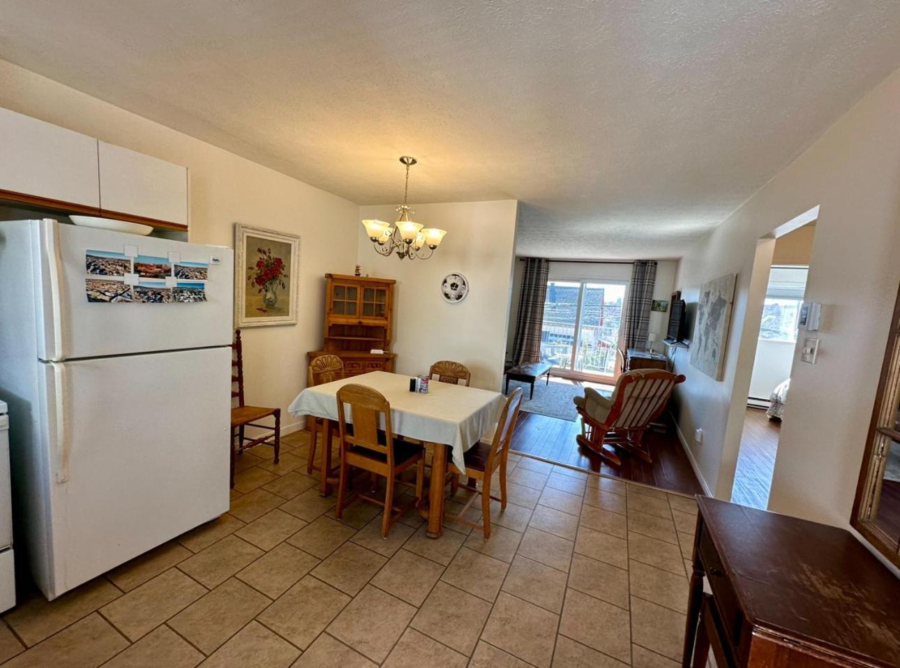 Quiet, Comfortable Great Location 2 Bedroom Sherbrooke Buitenkant foto
