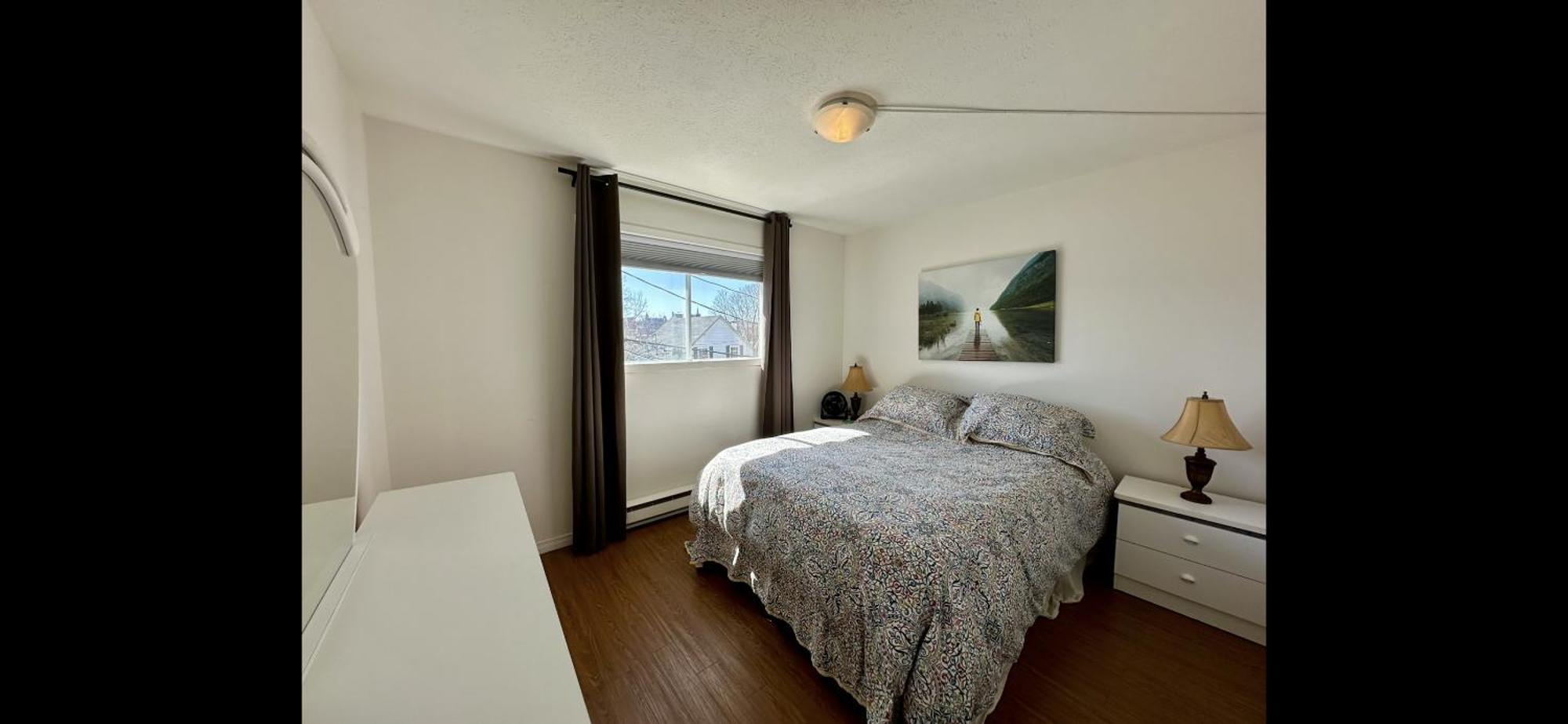 Quiet, Comfortable Great Location 2 Bedroom Sherbrooke Buitenkant foto