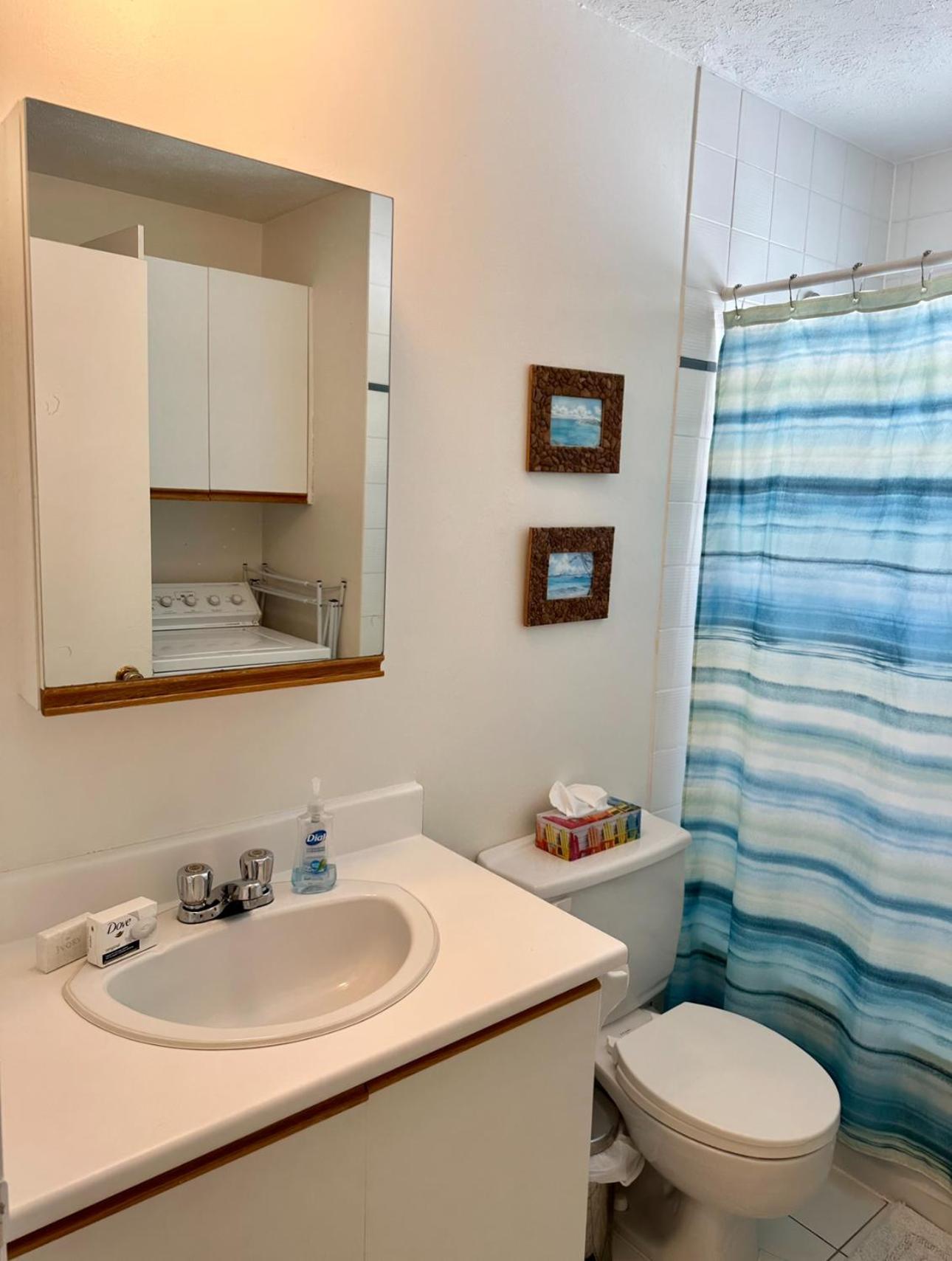 Quiet, Comfortable Great Location 2 Bedroom Sherbrooke Buitenkant foto